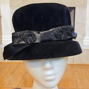 Vintage Black Velvet Hat Beaded Bow Rices Norfolk VA Union Made Italy w/ Box